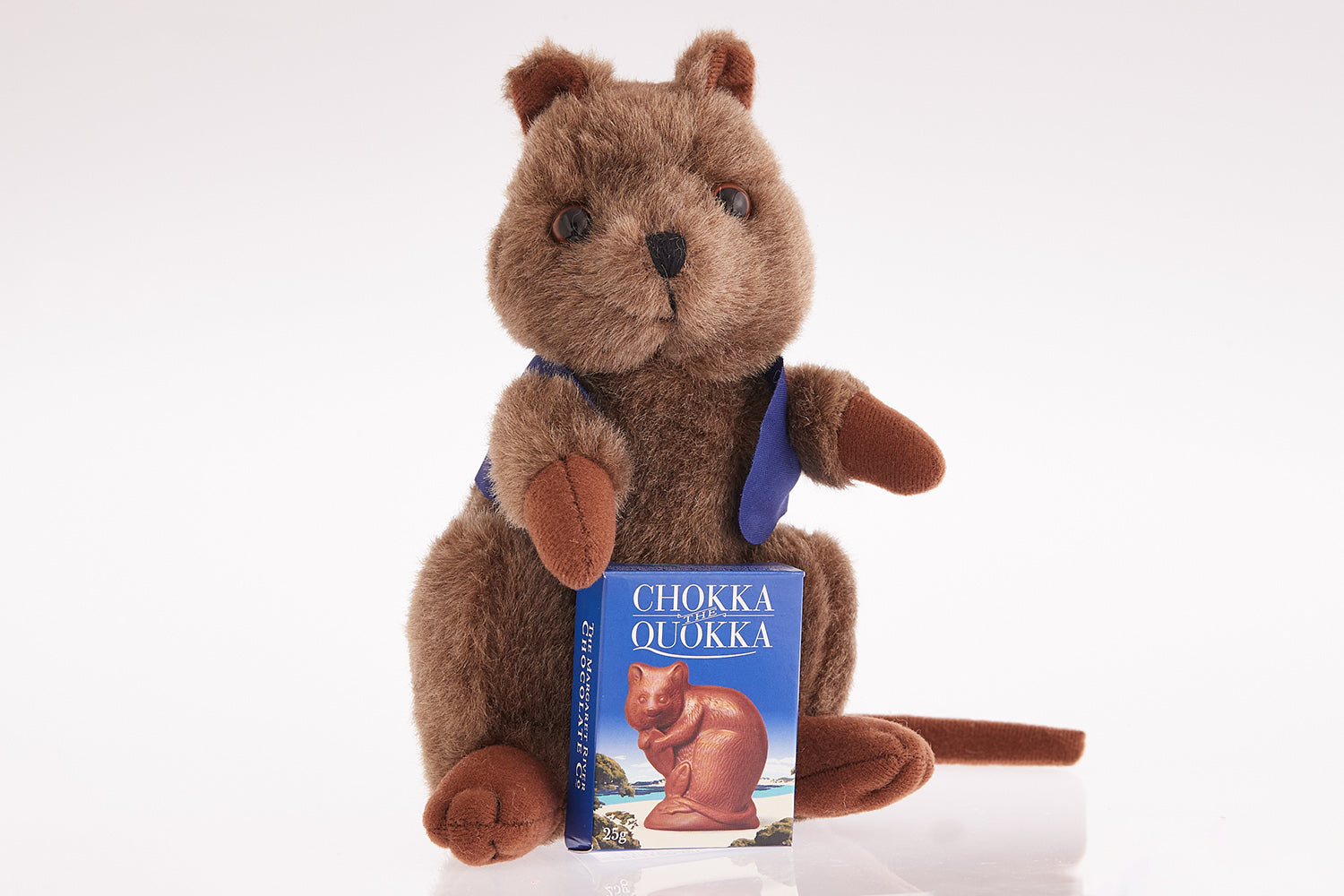 Schönes Quokka Plüsch tier Kuscheltier mit karierten Schals Schönes Quokka Plüsch tier Kuscheltier mit karierten Schals